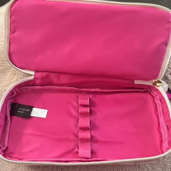 Stella & Dot Lips Make up Case - Picture 2 of 6